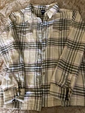 Patagonia Plaid Shirt Jacket in Cream, Gray, Lavender